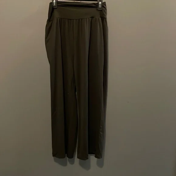 NWT yoga pants - Picture 1 of 5